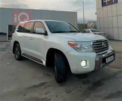 تۆیۆتا لاند کروزەر